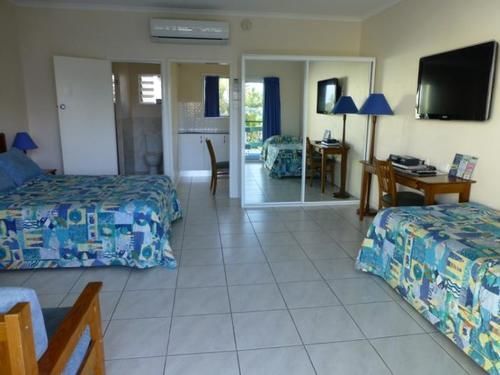 Airlie Court Units Aparthotel Airlie Beach Bagian luar foto