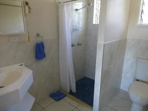 Airlie Court Units Aparthotel Airlie Beach Bagian luar foto