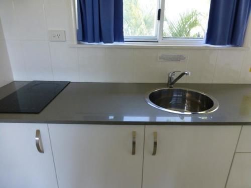 Airlie Court Units Aparthotel Airlie Beach Bagian luar foto