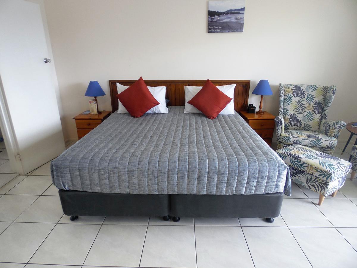 Airlie Court Units Aparthotel Airlie Beach Bagian luar foto