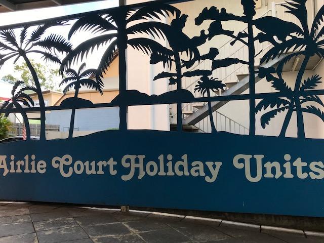Airlie Court Units Aparthotel Airlie Beach Bagian luar foto